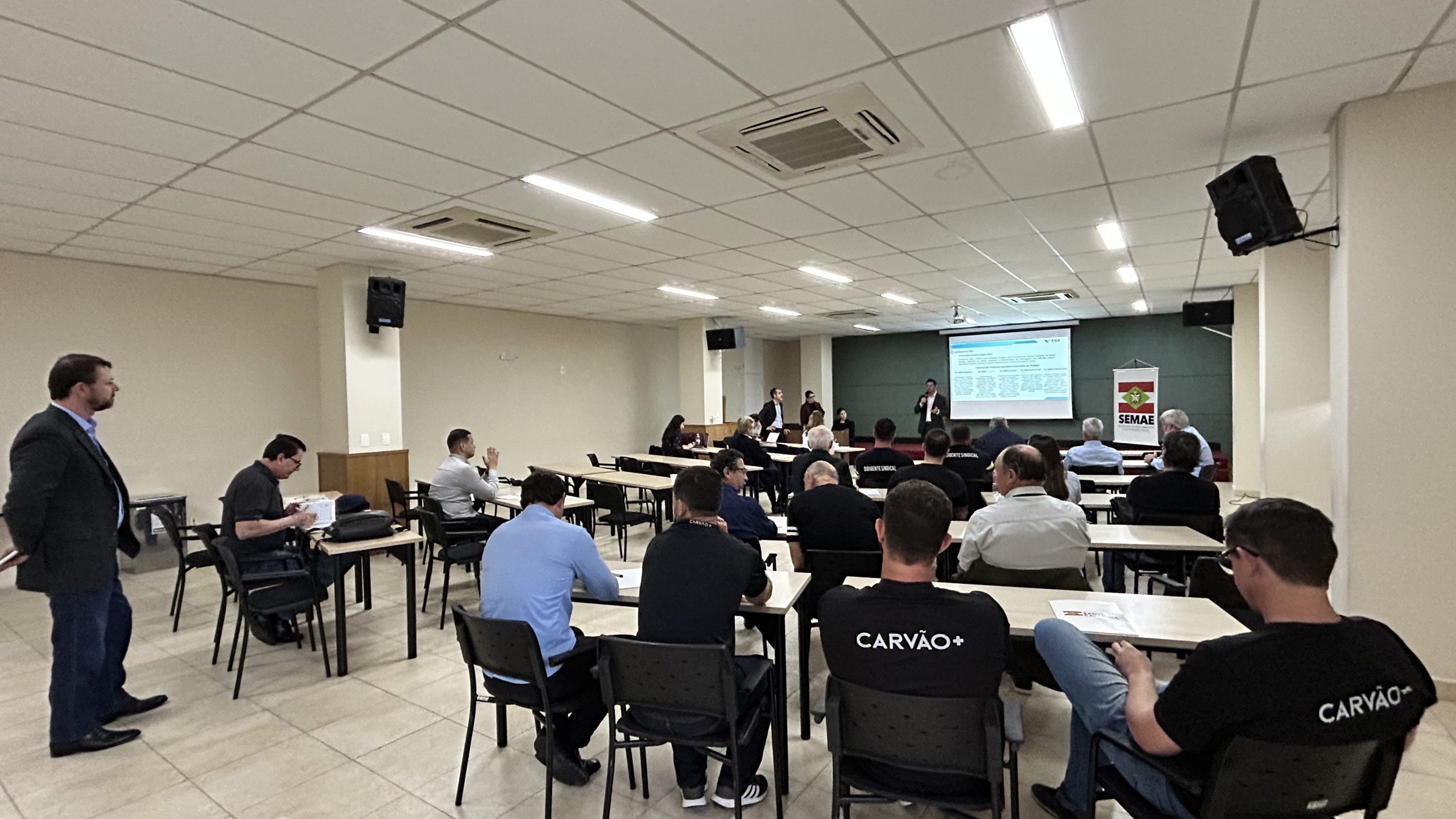 Governo do Estado promove reunião ampliada para apresentar resultados preliminares do Plano de Transição Energética Justa, em Criciúma